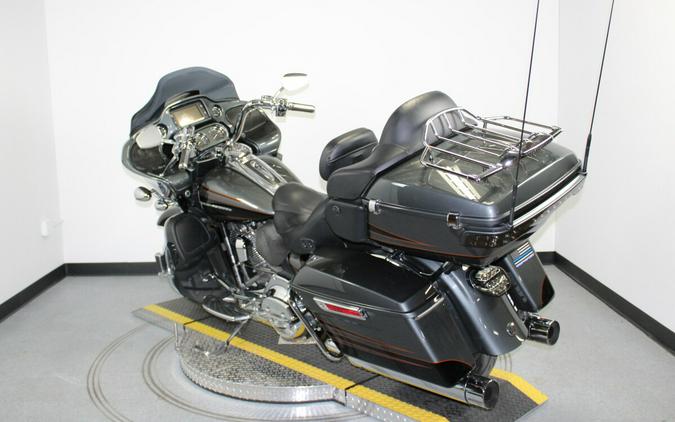 Harley-Davidson CVO Road Glide Ultra 2016 FLTRUSE 951619T CHR SL