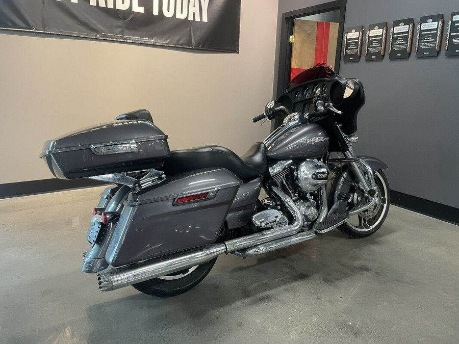 2014 Harley-Davidson® Street Glide® Charcoal Pearl