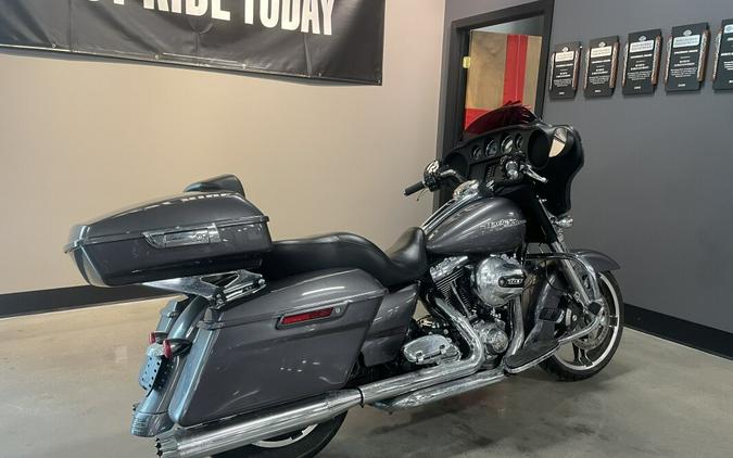 2014 Harley-Davidson® Street Glide® Charcoal Pearl