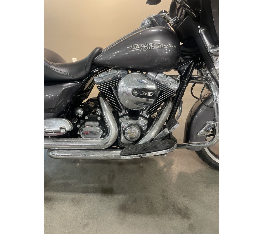 2014 Harley-Davidson® Street Glide® Charcoal Pearl