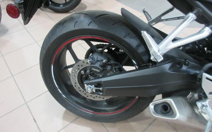 2027 HONDA CBR650R E-CLUTCH