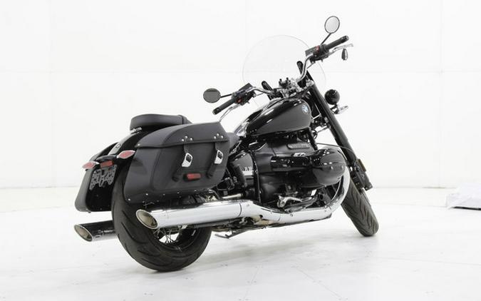 2023 BMW R 18 Classic Black Storm Metallic