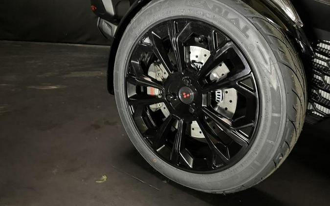 2024 Can-Am® Spyder F3 Limited Dark Wheels