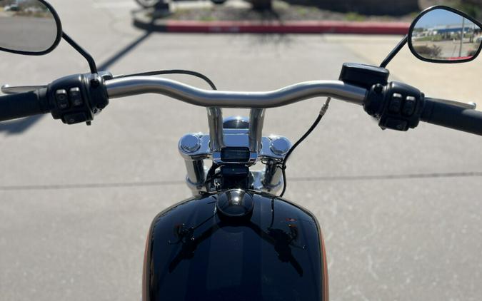 2020 Harley-Davidson® FXST Softail Standard® Vivid Black 049984