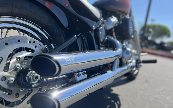 2020 Harley-Davidson® FXST Softail Standard® Vivid Black 049984
