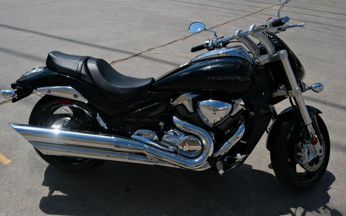 2025 SUZUKI BOULEVARD M109R