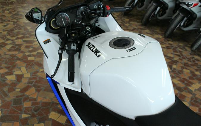2026 Suzuki Hayabusa Metallic Mystic Silver / Pearl Vigor Blue - T7100424