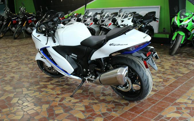 2026 Suzuki Hayabusa Metallic Mystic Silver / Pearl Vigor Blue - T7100424