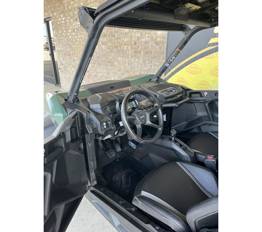 2023 Can-Am Commander DPS 1000R