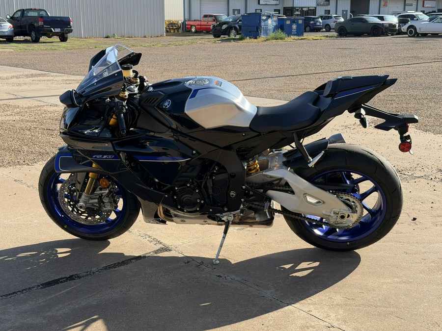 2026 YAMAHA YZF-R1M