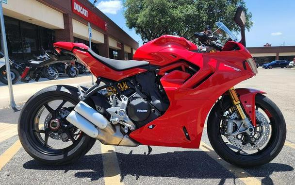 2024 Ducati Supersport 950 S Red