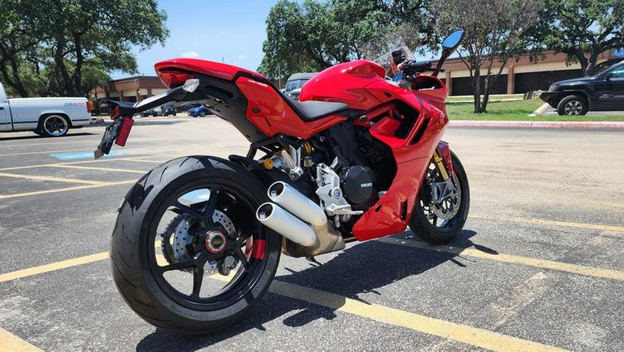 2024 Ducati Supersport 950 S Red