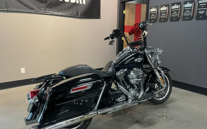 2015 Harley-Davidson® Road King® Classic Vivid Black