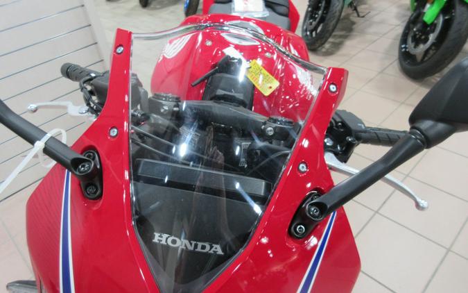 2026 HONDA CBR650R E-CLUTCH