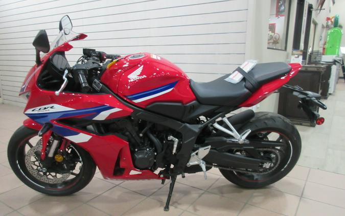 2026 HONDA CBR650R E-CLUTCH
