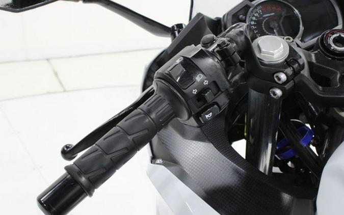 2023 Kawasaki Ninja 400 Pearl Blizzard White/Metallic Carbon Gray Metallic Magnetic Dark GrayTwilight Blue