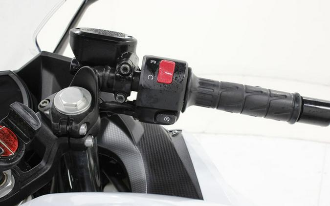 2023 Kawasaki Ninja 400 Pearl Blizzard White/Metallic Carbon Gray Metallic Magnetic Dark GrayTwilight Blue