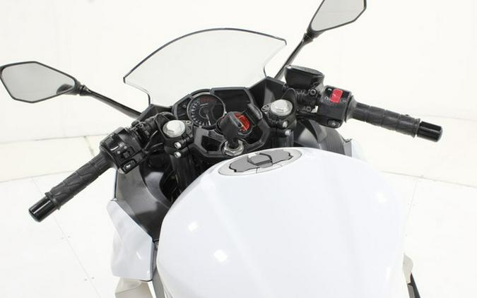 2023 Kawasaki Ninja 400 Pearl Blizzard White/Metallic Carbon Gray Metallic Magnetic Dark GrayTwilight Blue