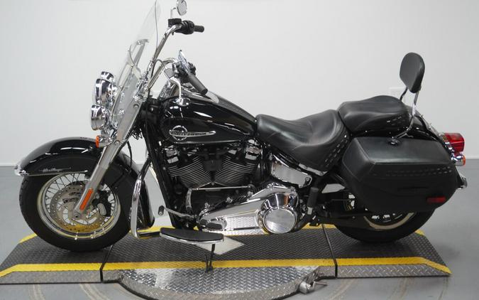 2020 Harley-Davidson® Heritage Classic 107 Vivid Black