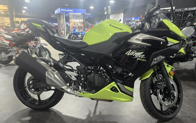 2026 Kawasaki Ninja® 500 ABS