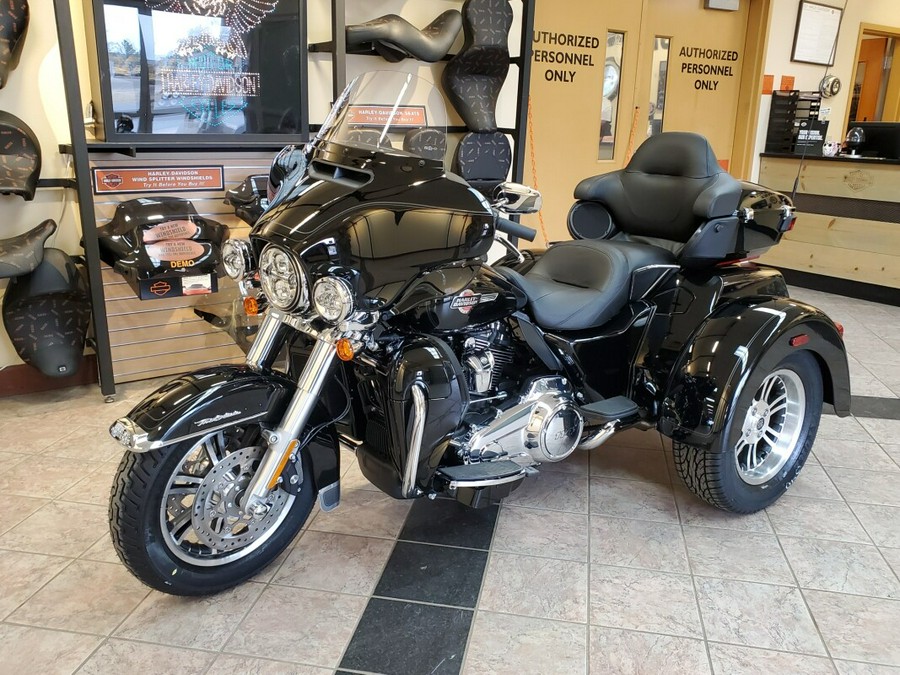 2024 Harley-Davidson Tri Glide Ultra Vivid Black