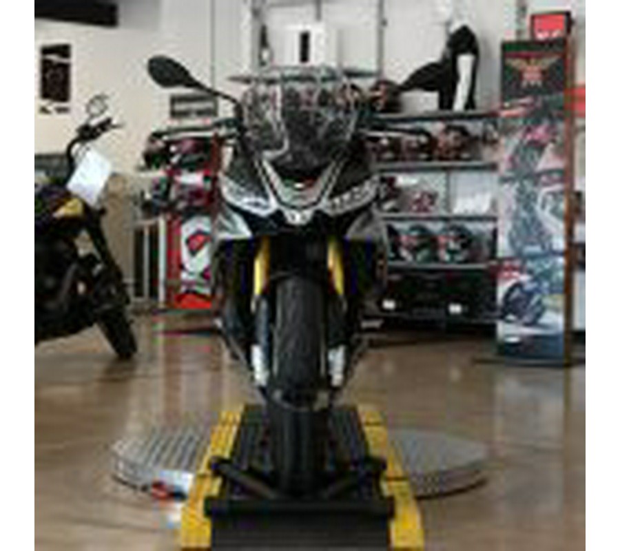 2023 Aprilia Tuono V4 RR 1100