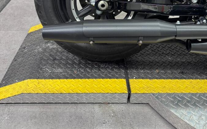 2022 XL 883N Iron 883™