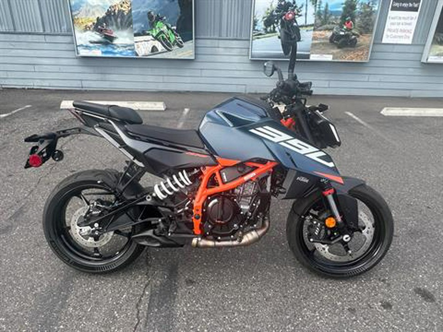2026 KTM 390 Duke