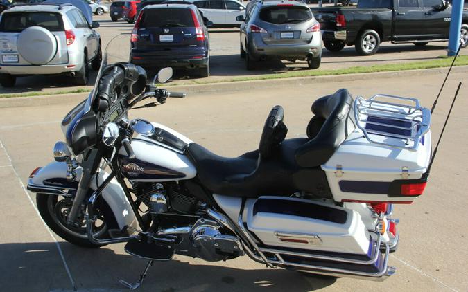 2007 Harley-Davidson Electra Glide Ultra Classic White Gold Pearl/Deep Cobalt Pearl