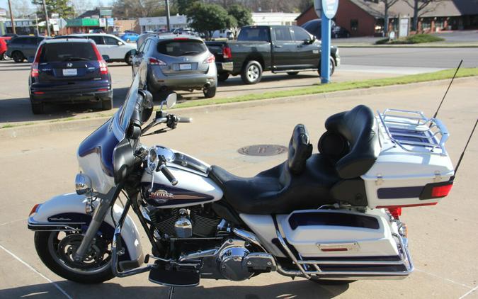2007 Harley-Davidson Electra Glide Ultra Classic White Gold Pearl/Deep Cobalt Pearl
