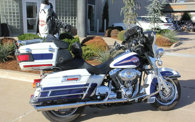 2007 Harley-Davidson Electra Glide Ultra Classic White Gold Pearl/Deep Cobalt Pearl