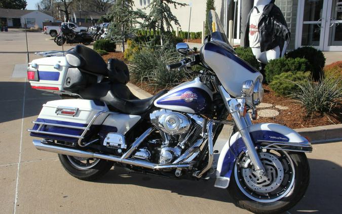 2007 Harley-Davidson Electra Glide Ultra Classic White Gold Pearl/Deep Cobalt Pearl