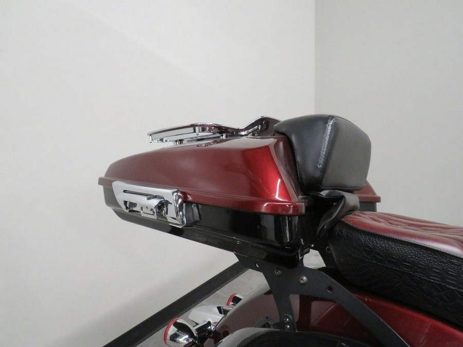 2022 Indian Motorcycle® Challenger® Limited Maroon Metallic