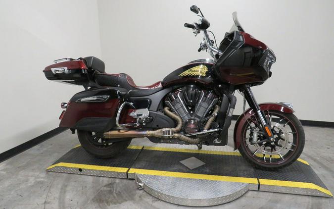 2022 Indian Motorcycle® Challenger® Limited Maroon Metallic