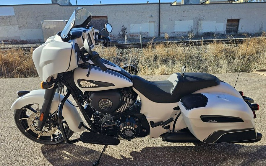 2024 Indian Motorcycle® Chieftain® Dark Horse® w/Powerband Audio Pkg Ghost White Metallic Smoke wit