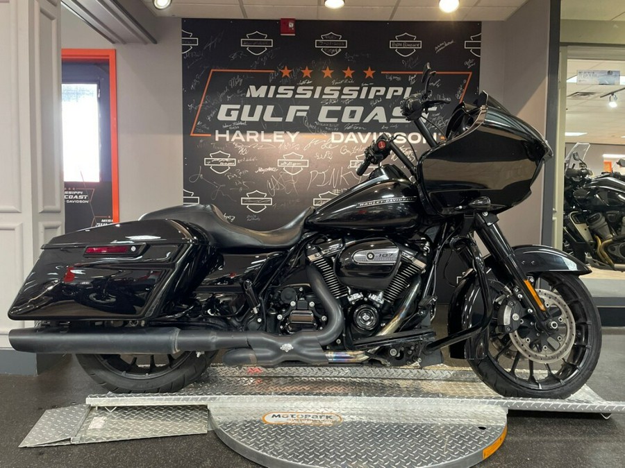 FLTRXS 2018 Road Glide® Special