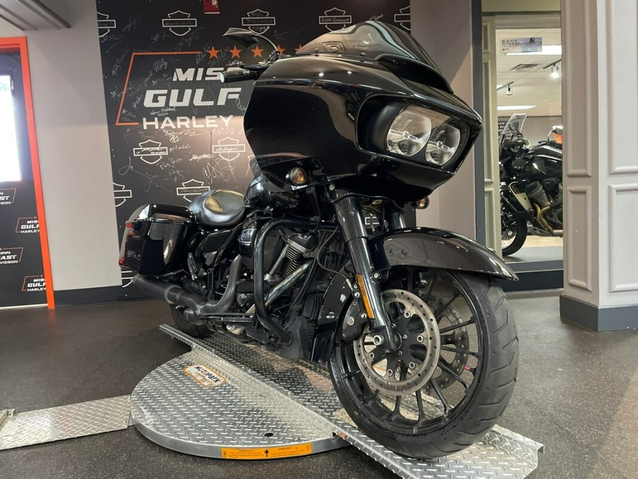FLTRXS 2018 Road Glide® Special