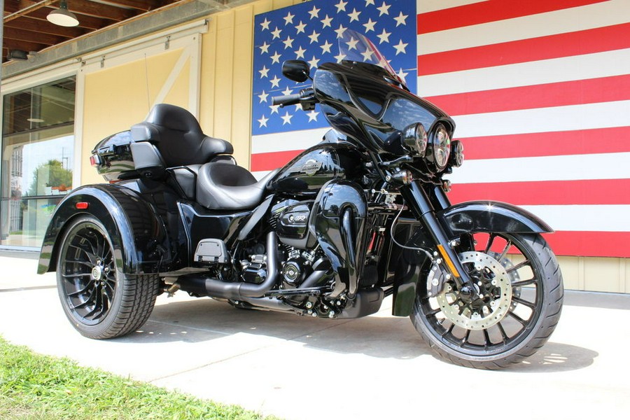 2025 Harley-Davidson® FLHTCUTG - Tri Glide® Ultra