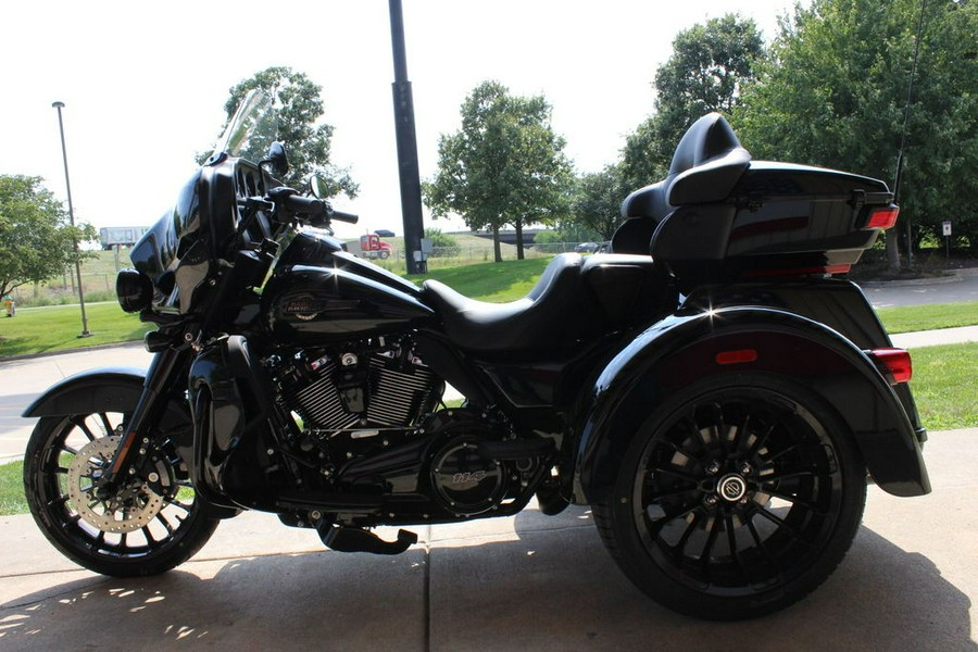 2025 Harley-Davidson® FLHTCUTG - Tri Glide® Ultra