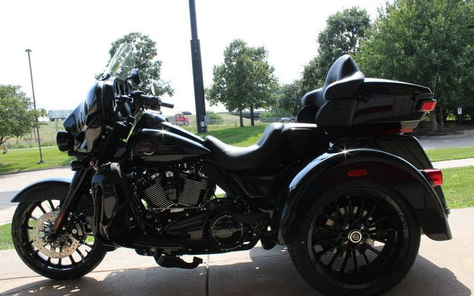 2025 Harley-Davidson® FLHTCUTG - Tri Glide® Ultra