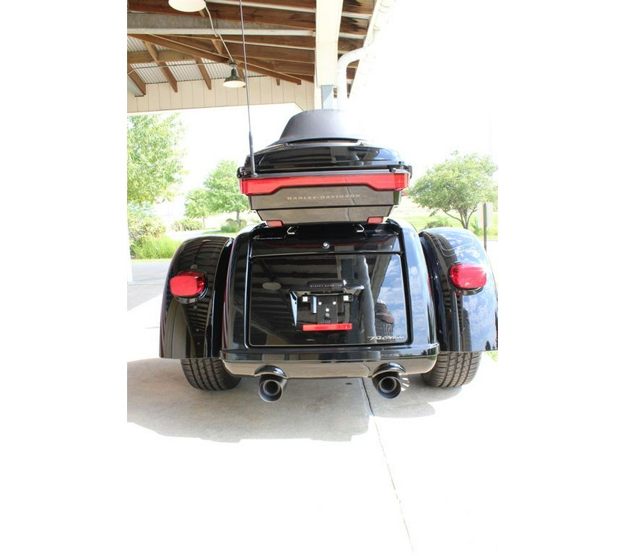 2025 Harley-Davidson® FLHTCUTG - Tri Glide® Ultra