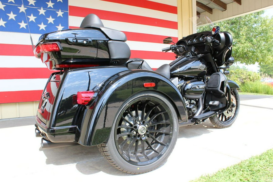 2025 Harley-Davidson® FLHTCUTG - Tri Glide® Ultra