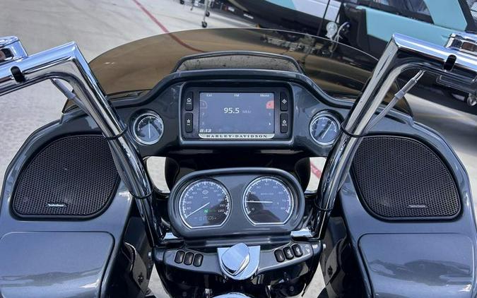 2016 Harley-Davidson® FLTRUSE - CVO™ Road Glide Ultra®