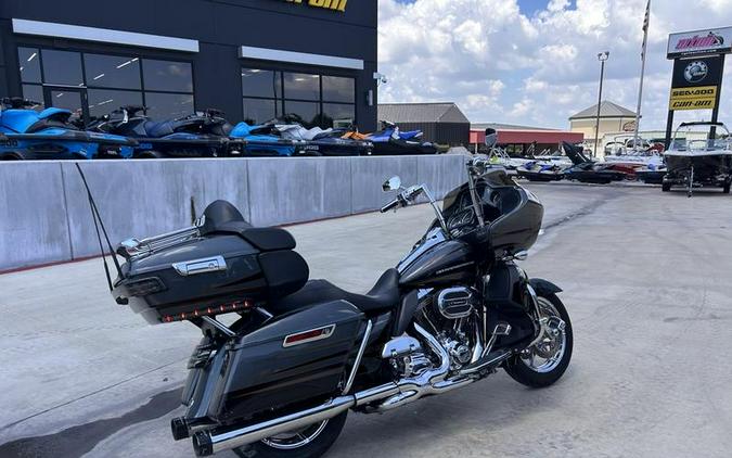 2016 Harley-Davidson® FLTRUSE - CVO™ Road Glide Ultra®