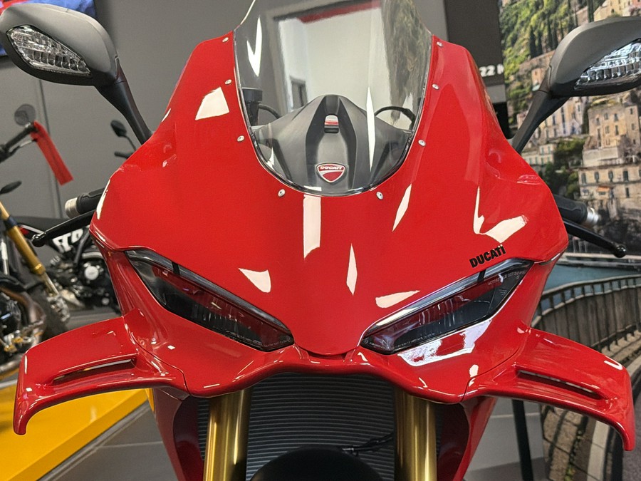 2025 Ducati Panigale V4 S