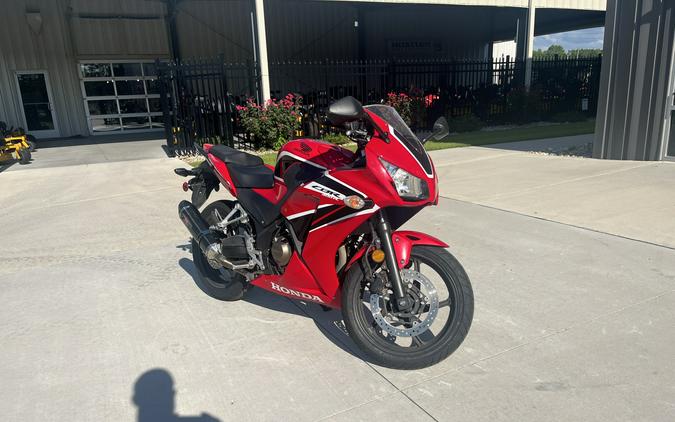 2019 HONDA CBR300R GRAND PRIX RED - 5500106