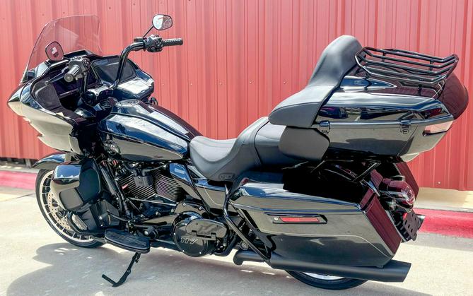 2026 Harley-Davidson® Road Glide Limited FLTRXL Vivid Black