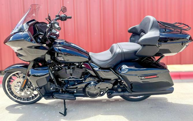 2026 Harley-Davidson® Road Glide Limited FLTRXL Vivid Black