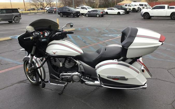 2016 Victory Motorcycles® Cross Country Tour® Two-Tone White Pearl and Gray