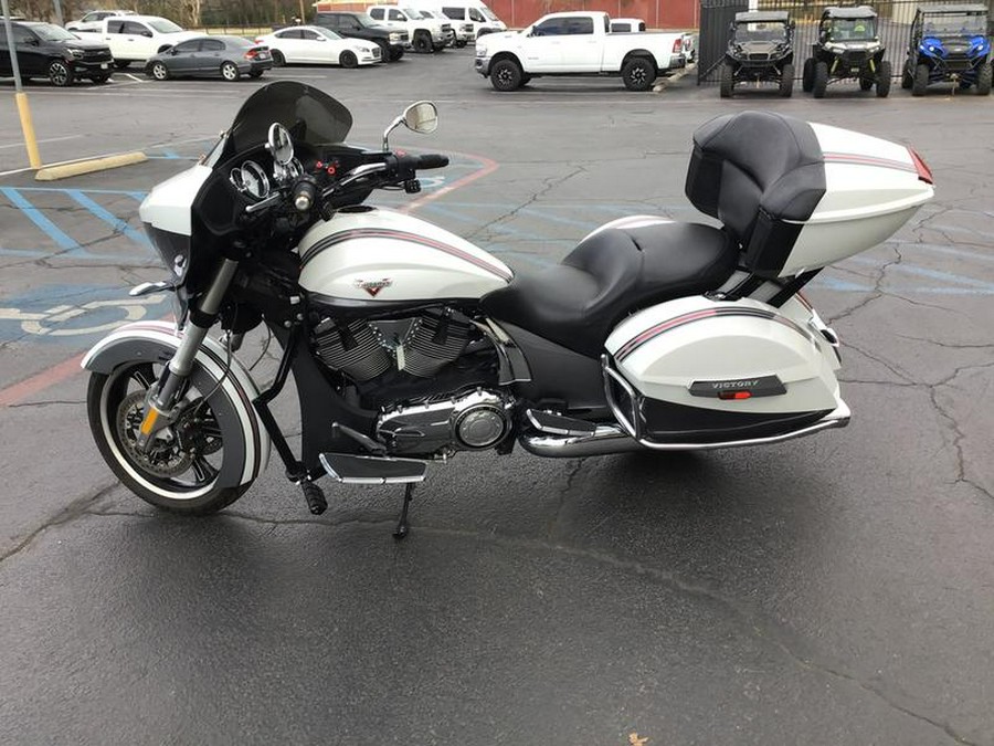 2016 Victory Motorcycles® Cross Country Tour® Two-Tone White Pearl and Gray